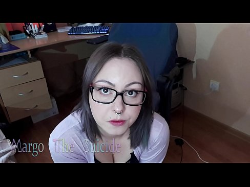 ❤️ Ragazza sexy con gli occhiali succhia il dildo profondamente sulla macchina fotografica ❤ Video di sesso di qualitàal it.classicmebel21.ru ️❤